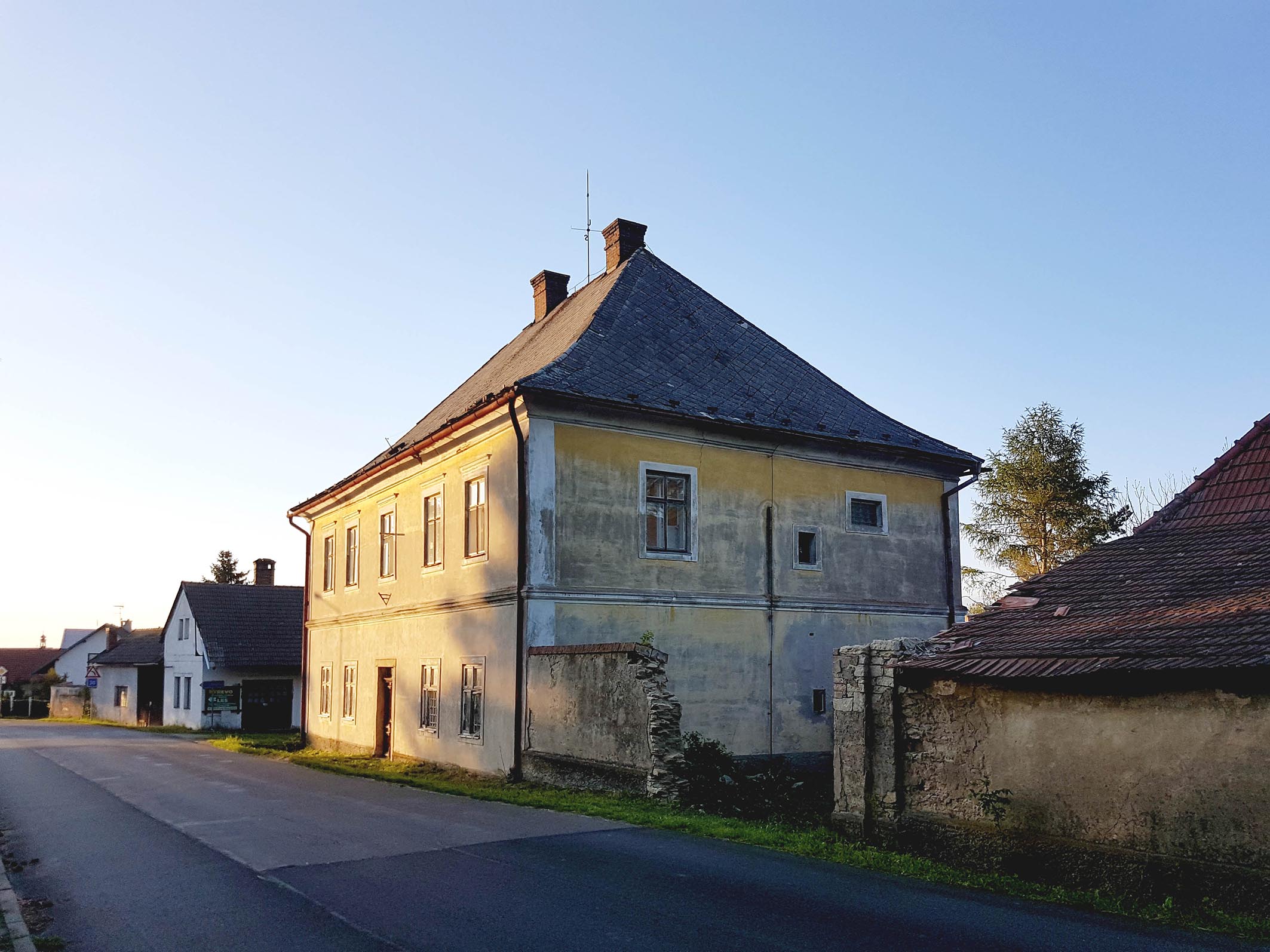 Zavoral Architekt Adaptace fary na RD, Řepníky